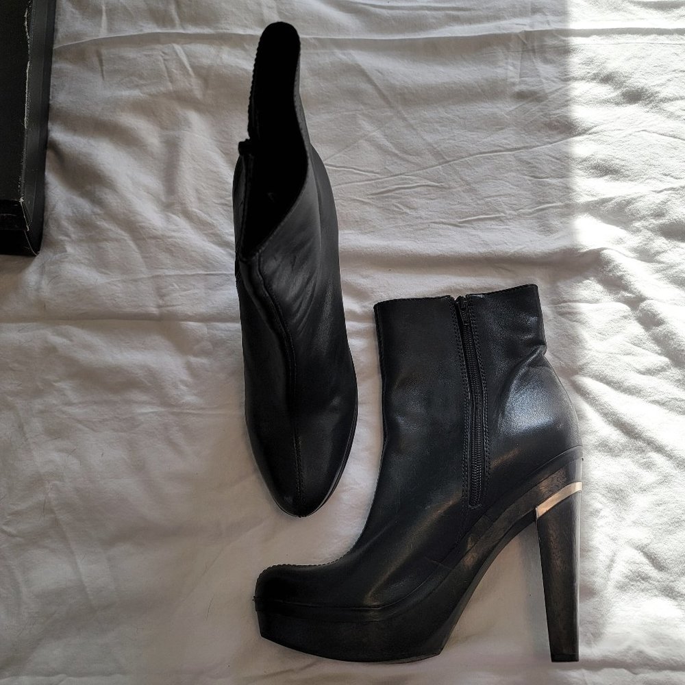 DVF Diane Von Furstenberg Black Wooden Heeled Platform Boots - Size 10